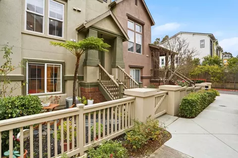 Exterior - 70 Towne Cir, Mountain View, CA 94040 photo 3 of 6