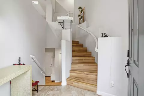 Entry Way - 70 Towne Cir, Mountain View, CA 94040 photo 1 of 4