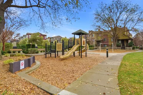 Exterior - 70 Towne Cir, Mountain View, CA 94040 photo 6 of 6