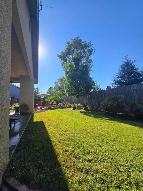 Exterior - 3577 Laver St, Redding, CA 96002 photo 5 of 6