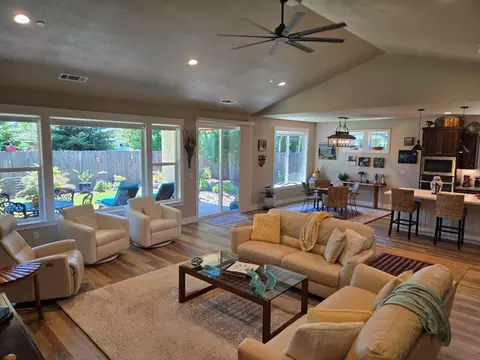 Living - 3577 Laver St, Redding, CA 96002 photo 1 of 2