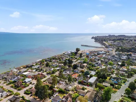 View/Area - 815 Balboa Ave 310, Capitola, CA 95010 photo 6 of 7