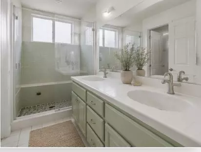 Bath - 92 Patrick Way, Half Moon Bay, CA 94019 photo 1 of 4