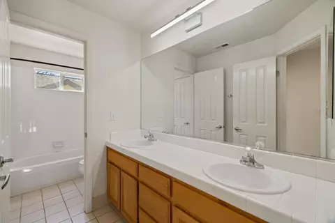 Bath - 92 Patrick Way, Half Moon Bay, CA 94019 photo 4 of 4