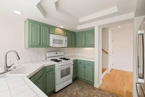 Kitchen - 92 Patrick Way, Half Moon Bay, CA 94019 photo 4 of 6