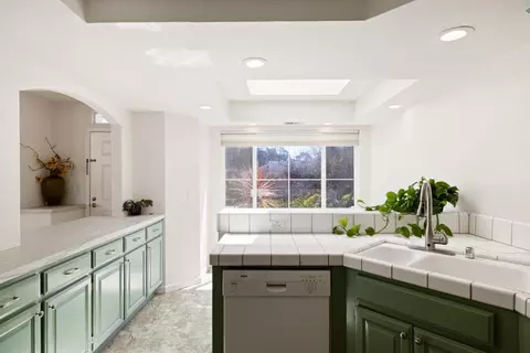 Kitchen - 92 Patrick Way, Half Moon Bay, CA 94019 photo 2 of 6