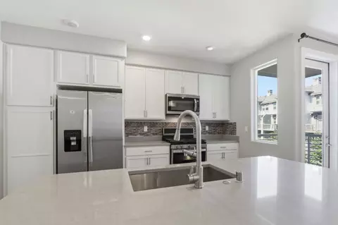Kitchen - 1461 Currant Rd 30, Milpitas, CA 95035 photo 2 of 4