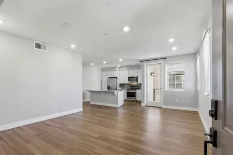 Living - 1461 Currant Rd 30, Milpitas, CA 95035 photo 2 of 4