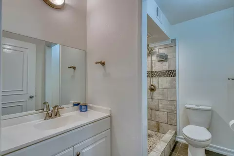 Bath - 2398 N Main St A, Salinas, CA 93906 photo 3 of 4
