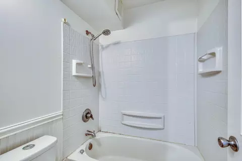 Bath - 2398 N Main St A, Salinas, CA 93906 photo 2 of 4
