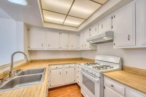 Kitchen - 2398 N Main St A, Salinas, CA 93906 photo 2 of 4