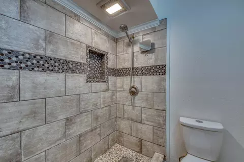 Bath - 2398 N Main St A, Salinas, CA 93906 photo 4 of 4