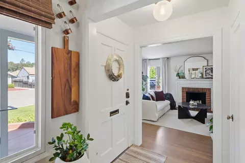 Entry Way - 21968 Orange Ave, Castro Valley, CA 94546 photo 1 of 3