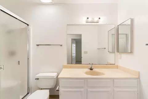 Bath - 75 Ocean Pines Ln, Pebble Beach, CA 93953 photo 2 of 3
