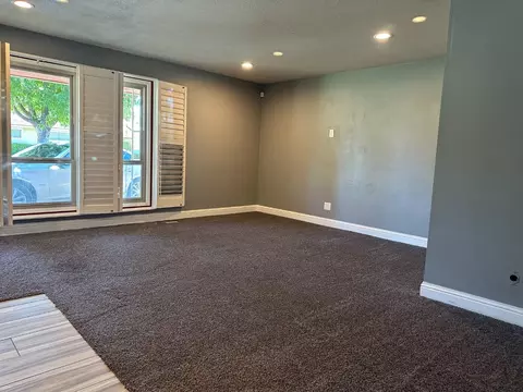 Krest St, Madera, CA 93637 photo 4