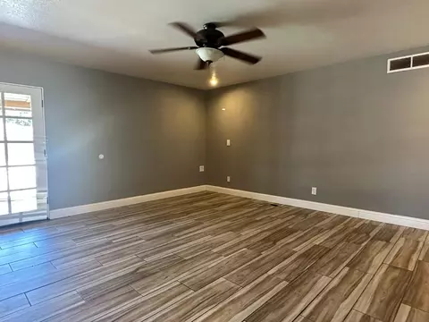 Krest St, Madera, CA 93637 photo 7