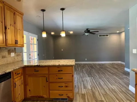 Krest St, Madera, CA 93637 photo 9