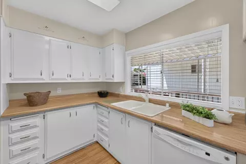 144 Holm Rd 14, Watsonville, CA 95076