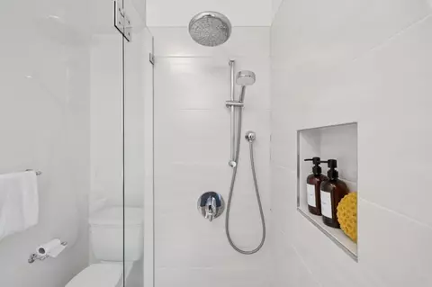 Bath - 520 Francisco Dr, Burlingame, CA 94010 photo 6 of 9
