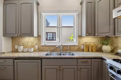 Kitchen - 520 Francisco Dr, Burlingame, CA 94010 photo 3 of 4