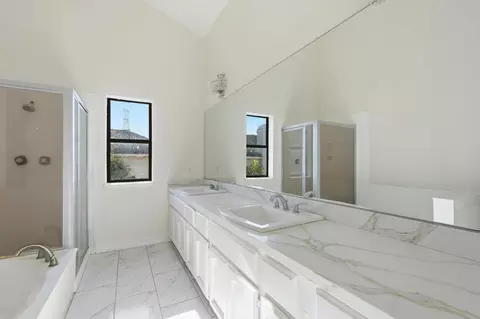 Bath - 213 Wellfleet Dr, Vallejo, CA 94591 photo 4 of 4