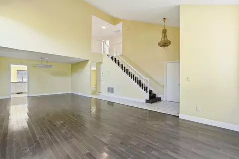 Living - 213 Wellfleet Dr, Vallejo, CA 94591 photo 2 of 4
