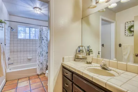 Bath - 17 Enos Ln, Watsonville, CA 95076 photo 2 of 2