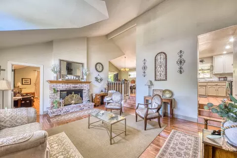 Living - 17 Enos Ln, Watsonville, CA 95076 photo 1 of 1