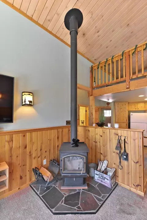 Living - 2320 Mustang Rd, Arnold, CA 95223 photo 3 of 4