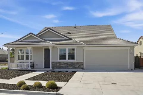 1981 Dylan St, Hollister, CA 95023