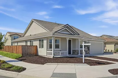 Exterior - 1981 Dylan St, Hollister, CA 95023 photo 2 of 6