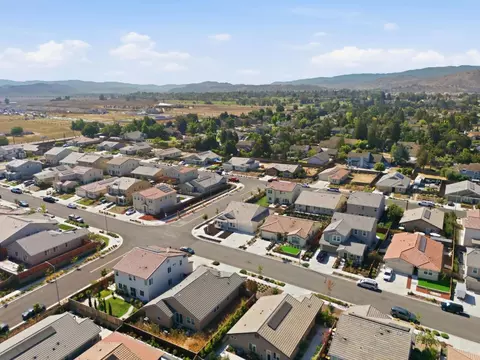 View/Area - 1981 Dylan St, Hollister, CA 95023 photo 2 of 5