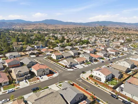 View/Area - 1981 Dylan St, Hollister, CA 95023 photo 3 of 5