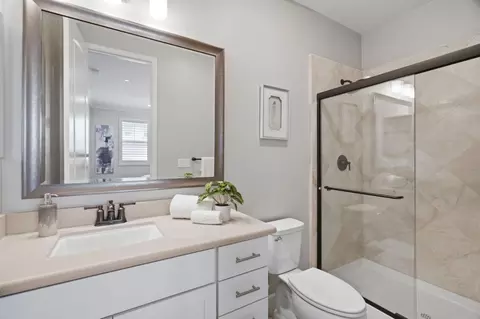 Bath - 1981 Dylan St, Hollister, CA 95023 photo 1 of 6