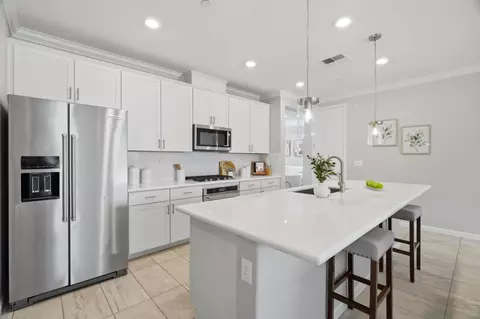 Kitchen - 1981 Dylan St, Hollister, CA 95023 photo 2 of 4