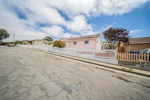 1696 Vallejo St, Seaside, CA 93955 photo 3