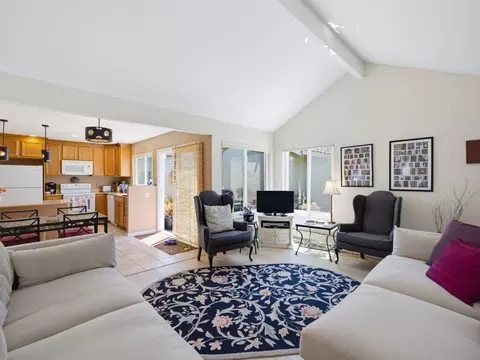 Living - 186 Crestview Ct, Watsonville, CA 95076 photo 1 of 2