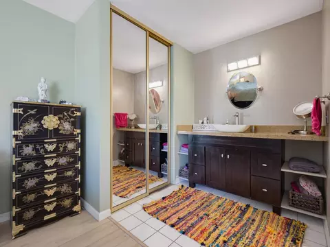 Bath - 186 Crestview Ct, Watsonville, CA 95076 photo 2 of 3