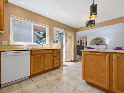 Kitchen - 186 Crestview Ct, Watsonville, CA 95076 photo 3 of 4