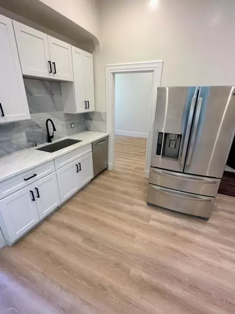 Kitchen - 1210 Peralta St, Oakland, CA 94607 photo 1 of 2