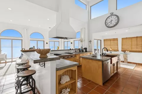 Kitchen - 1669 Beach Blvd, Pacifica, CA 94044 photo 1 of 7