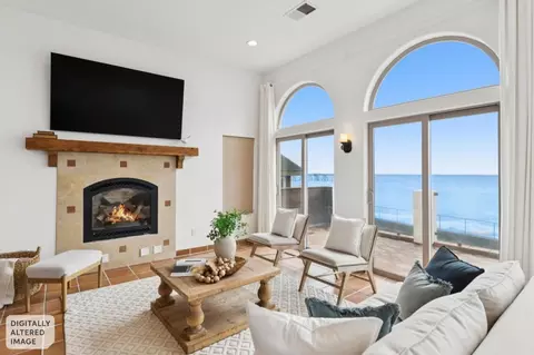 Living - 1669 Beach Blvd, Pacifica, CA 94044 photo 6 of 9