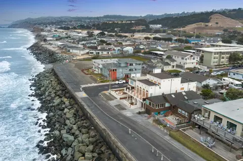View/Area - 1669 Beach Blvd, Pacifica, CA 94044 photo 3 of 9