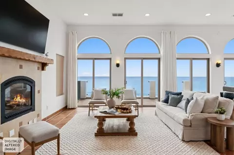 Living - 1669 Beach Blvd, Pacifica, CA 94044 photo 3 of 9