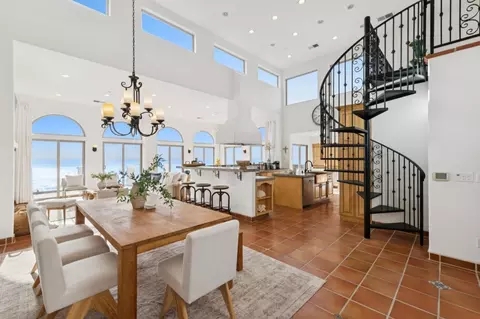 Dining - 1669 Beach Blvd, Pacifica, CA 94044 photo 4 of 8