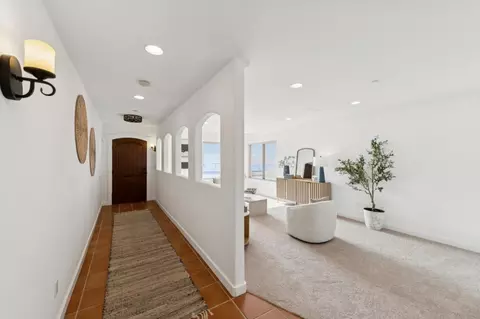 Entry Way - 1669 Beach Blvd, Pacifica, CA 94044 photo 3 of 8