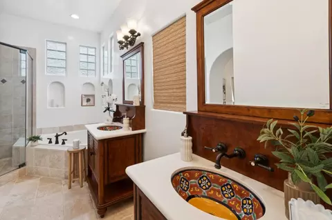 Bath - 1669 Beach Blvd, Pacifica, CA 94044 photo 5 of 7