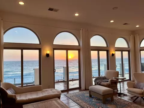 Living - 1669 Beach Blvd, Pacifica, CA 94044 photo 9 of 9
