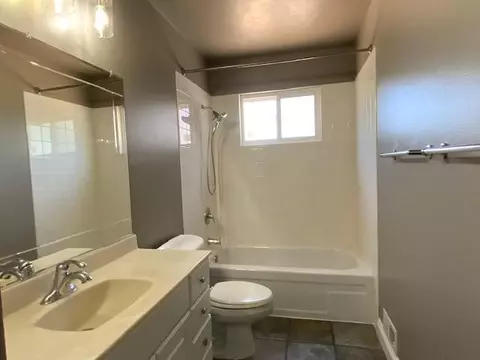 Bath - 3786 Cypress Way, Pittsburg, CA 94565 photo 2 of 2