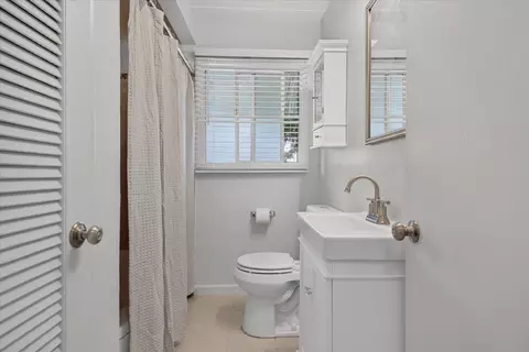 Bath - 783 Josephine St, Salinas, CA 93905 photo 1 of 3
